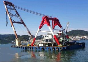 LIEBHERR Floating Crane 600 ton