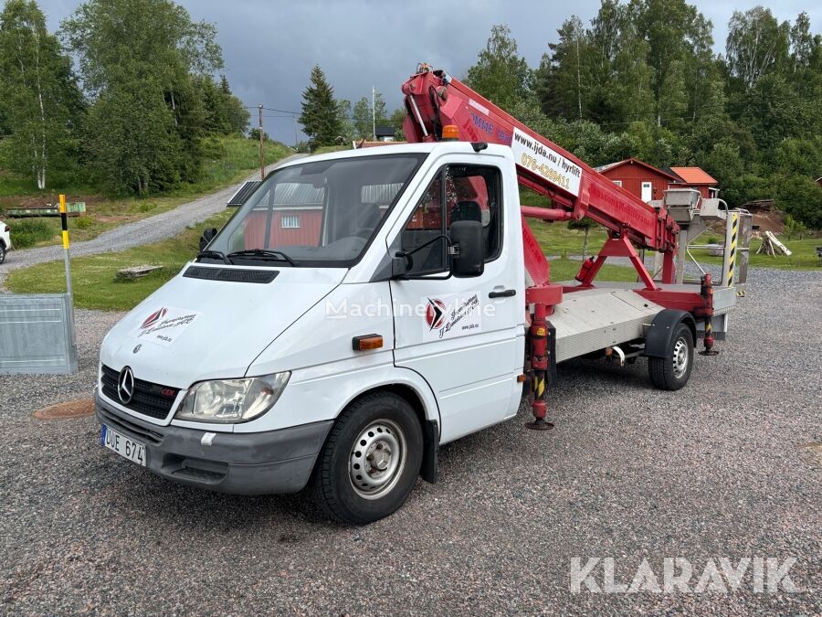 Mercedes-Benz 311 CDI auto dizalica s korpom