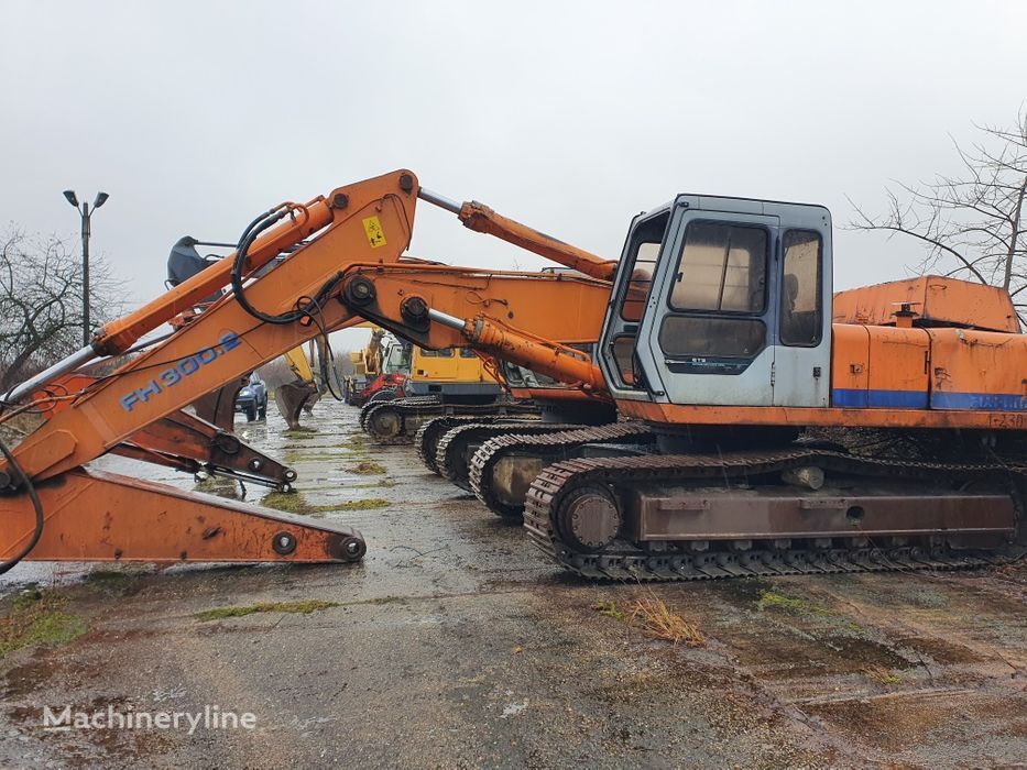 Fiat-Hitachi FH 300 bager guseničar