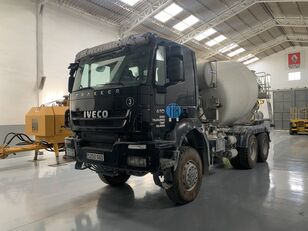 Baryval  na šasiji IVECO TRAKKER 410  6X6  kamion s mešalicom za beton