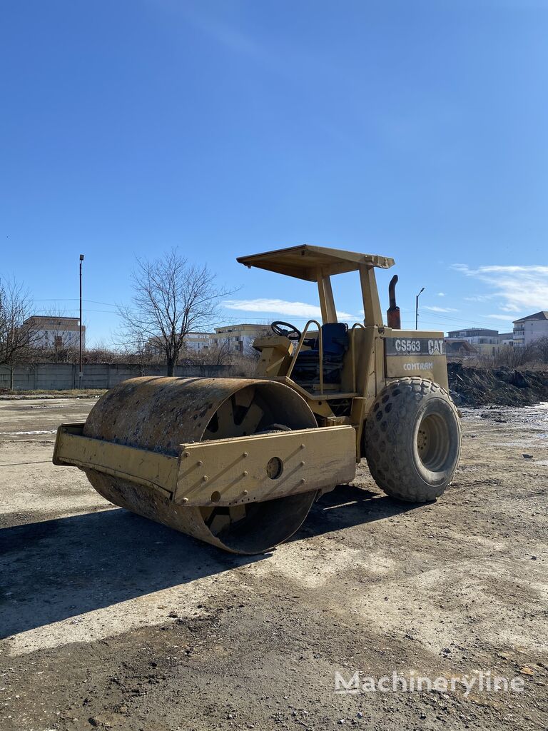 Caterpillar CS 563 kompaktor s jednim valjkom