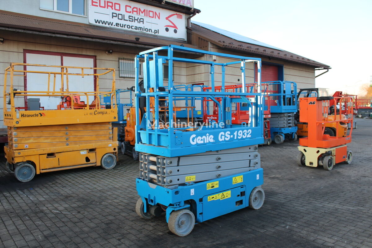 Genie GS 1932 - 8 m compact electric scissor lift makazasta platforma