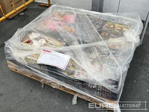 Pallet of Assortment of Tools and Reel /  Surtido de Herramienta ostali alat za autoservis