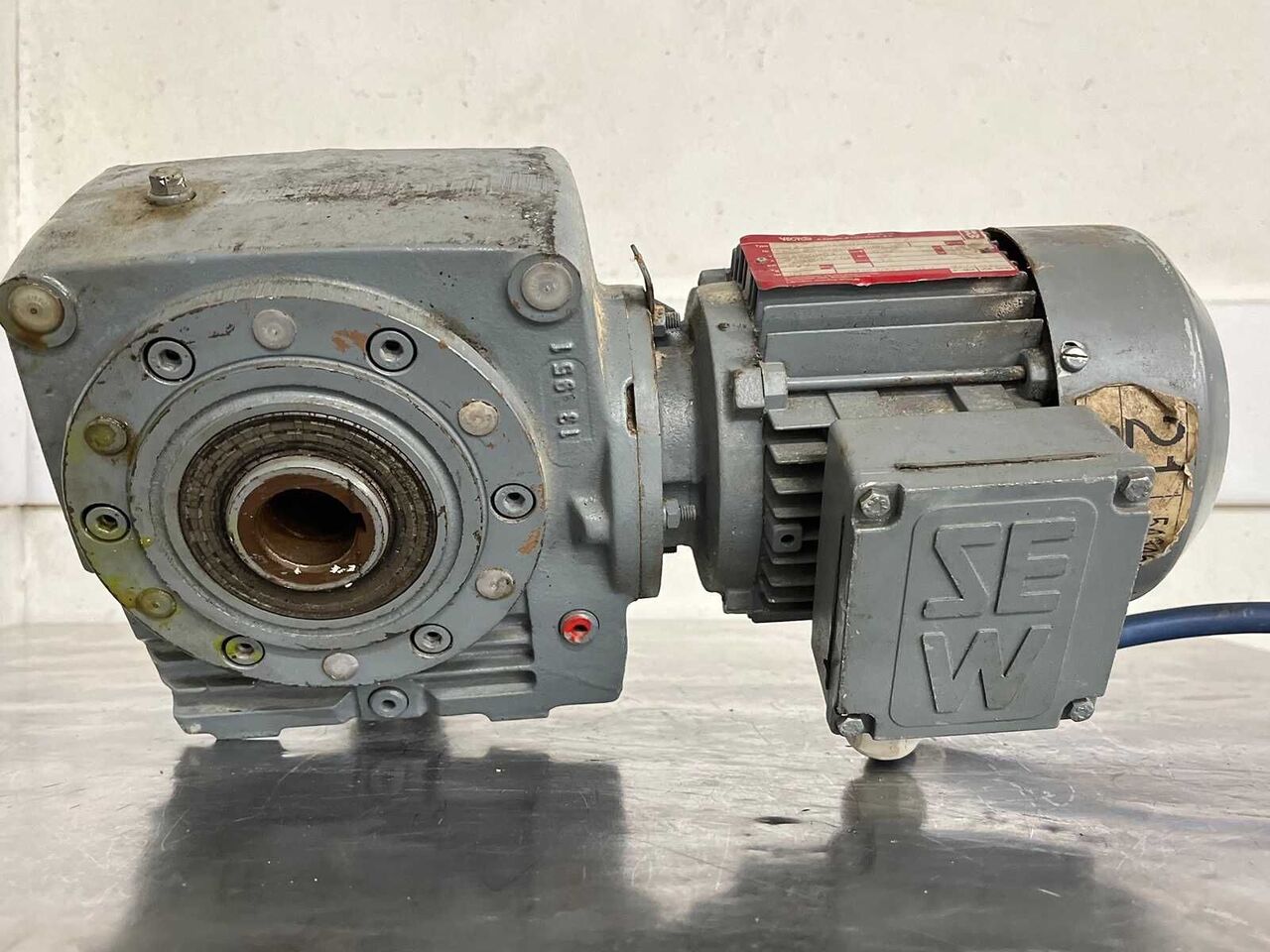 SEW-Eurodrive SA52 T DT71D-4 motor za industrijske opreme